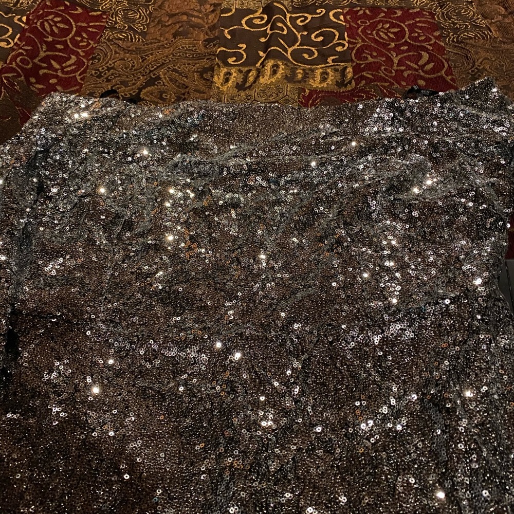 Sequin off shoulder Dress - Picture 7 of 8